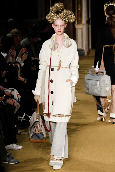 Look 27